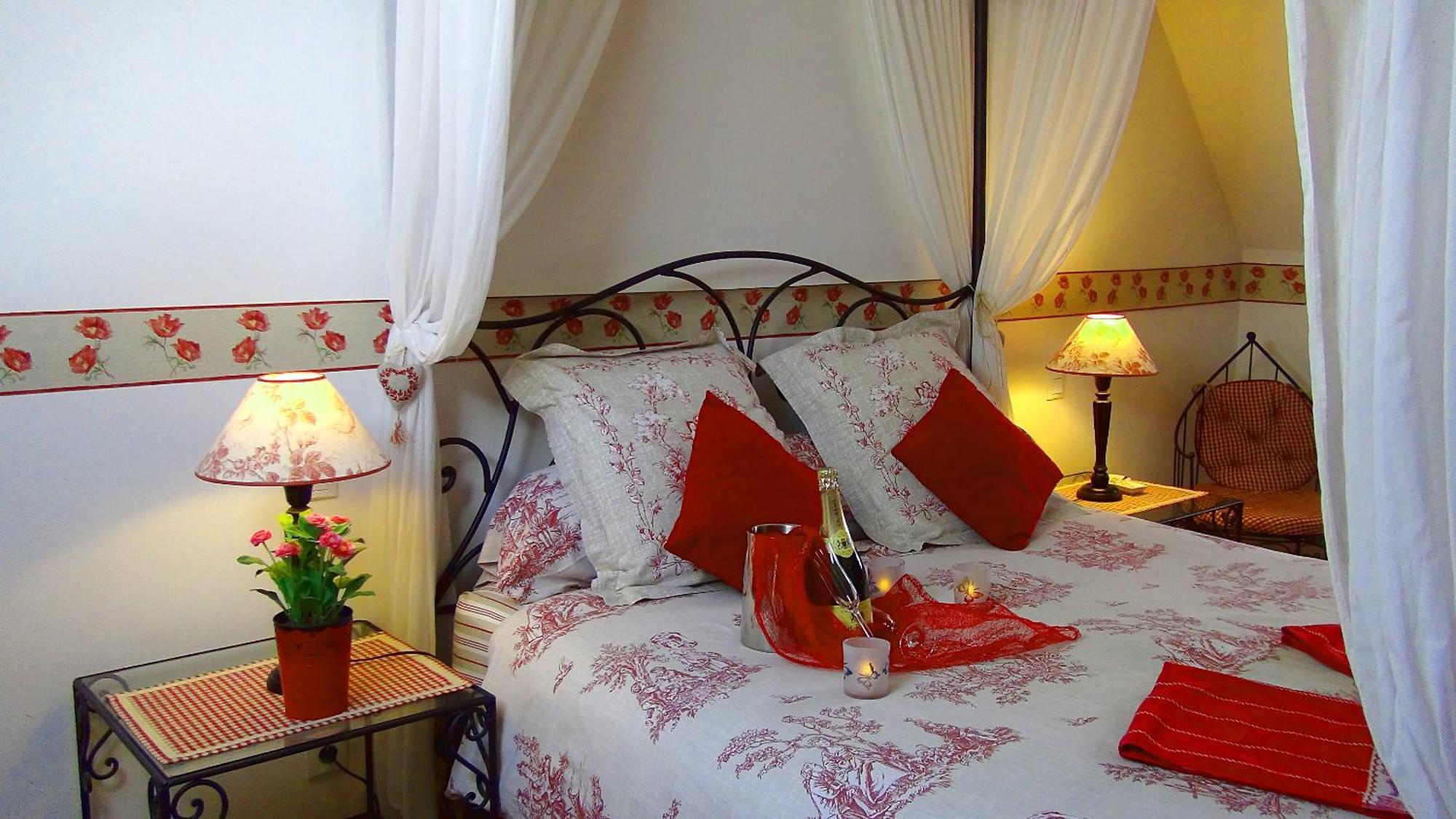 Le Clos Des Tilleuls D Day Home, Chambres D'Hotes, Suite Avec Sauna Privatif, Suite Avec Balneotherapie Privative, En Supplement Option Spa Bain A Remous La Vendelée Zewnętrze zdjęcie