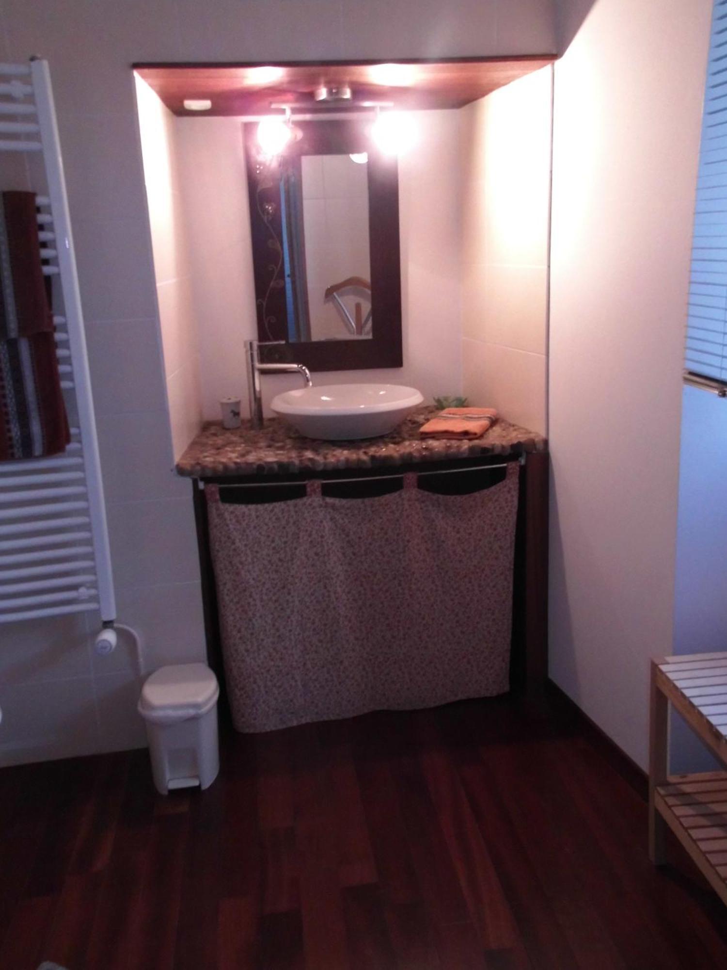 Le Clos Des Tilleuls D Day Home, Chambres D'Hotes, Suite Avec Sauna Privatif, Suite Avec Balneotherapie Privative, En Supplement Option Spa Bain A Remous La Vendelée Pokój zdjęcie