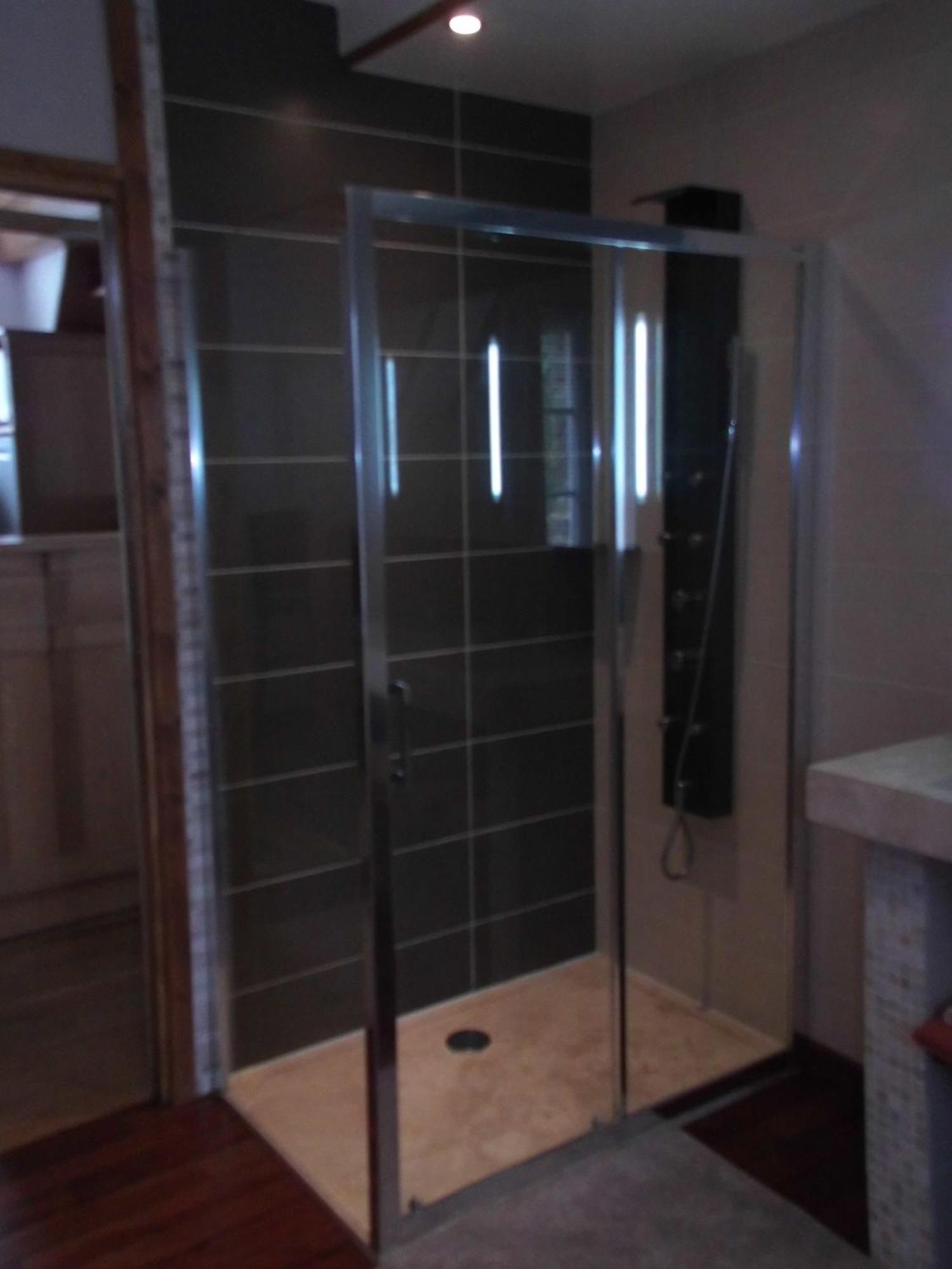 Le Clos Des Tilleuls D Day Home, Chambres D'Hotes, Suite Avec Sauna Privatif, Suite Avec Balneotherapie Privative, En Supplement Option Spa Bain A Remous La Vendelée Pokój zdjęcie