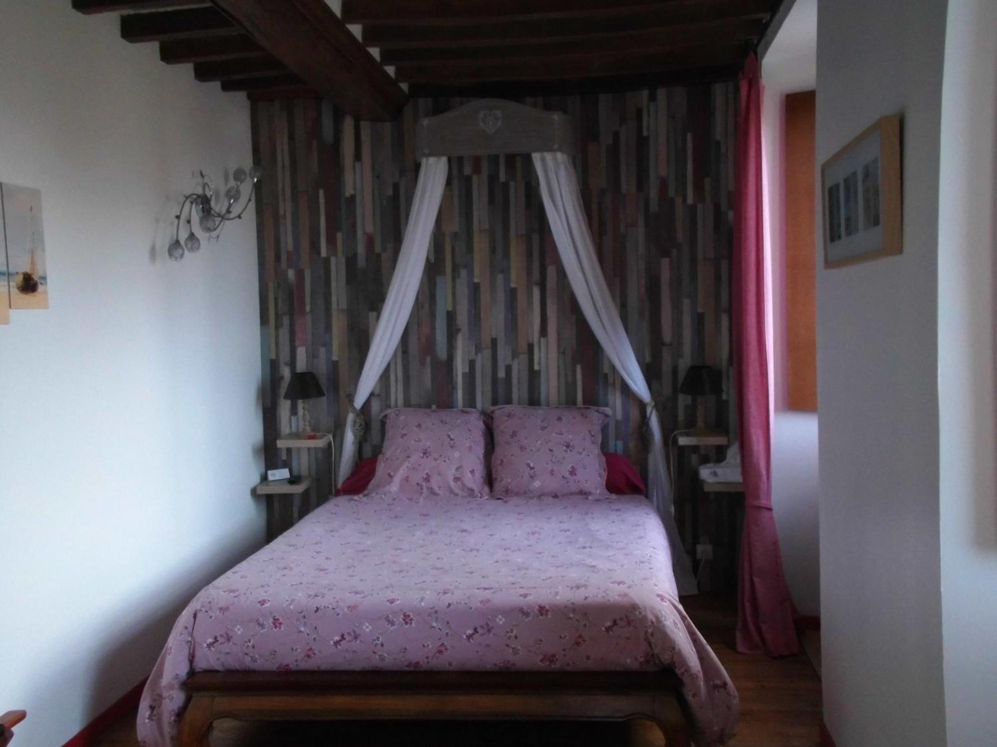 Le Clos Des Tilleuls D Day Home, Chambres D'Hotes, Suite Avec Sauna Privatif, Suite Avec Balneotherapie Privative, En Supplement Option Spa Bain A Remous La Vendelée Pokój zdjęcie