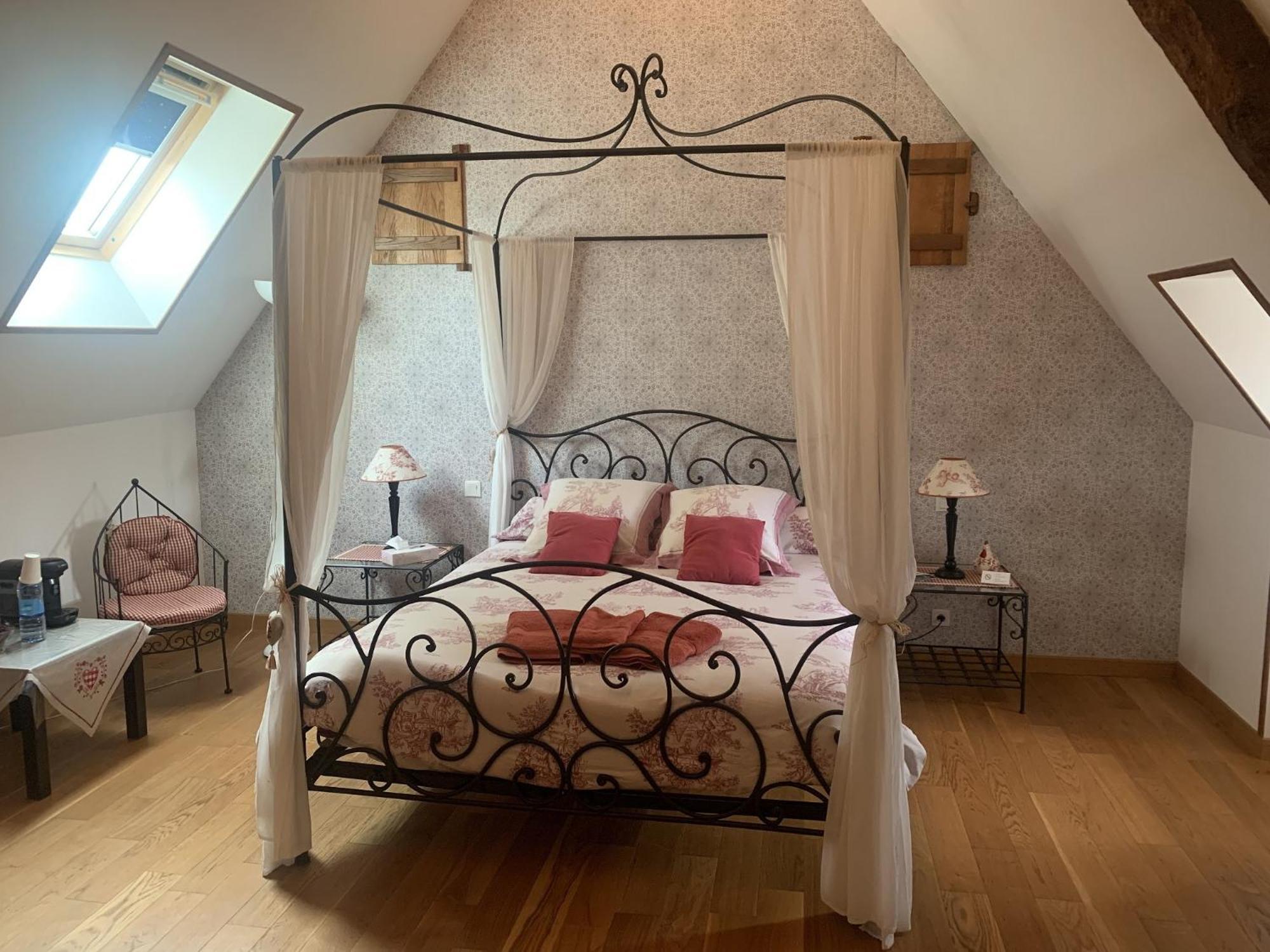 Le Clos Des Tilleuls D Day Home, Chambres D'Hotes, Suite Avec Sauna Privatif, Suite Avec Balneotherapie Privative, En Supplement Option Spa Bain A Remous La Vendelée Zewnętrze zdjęcie